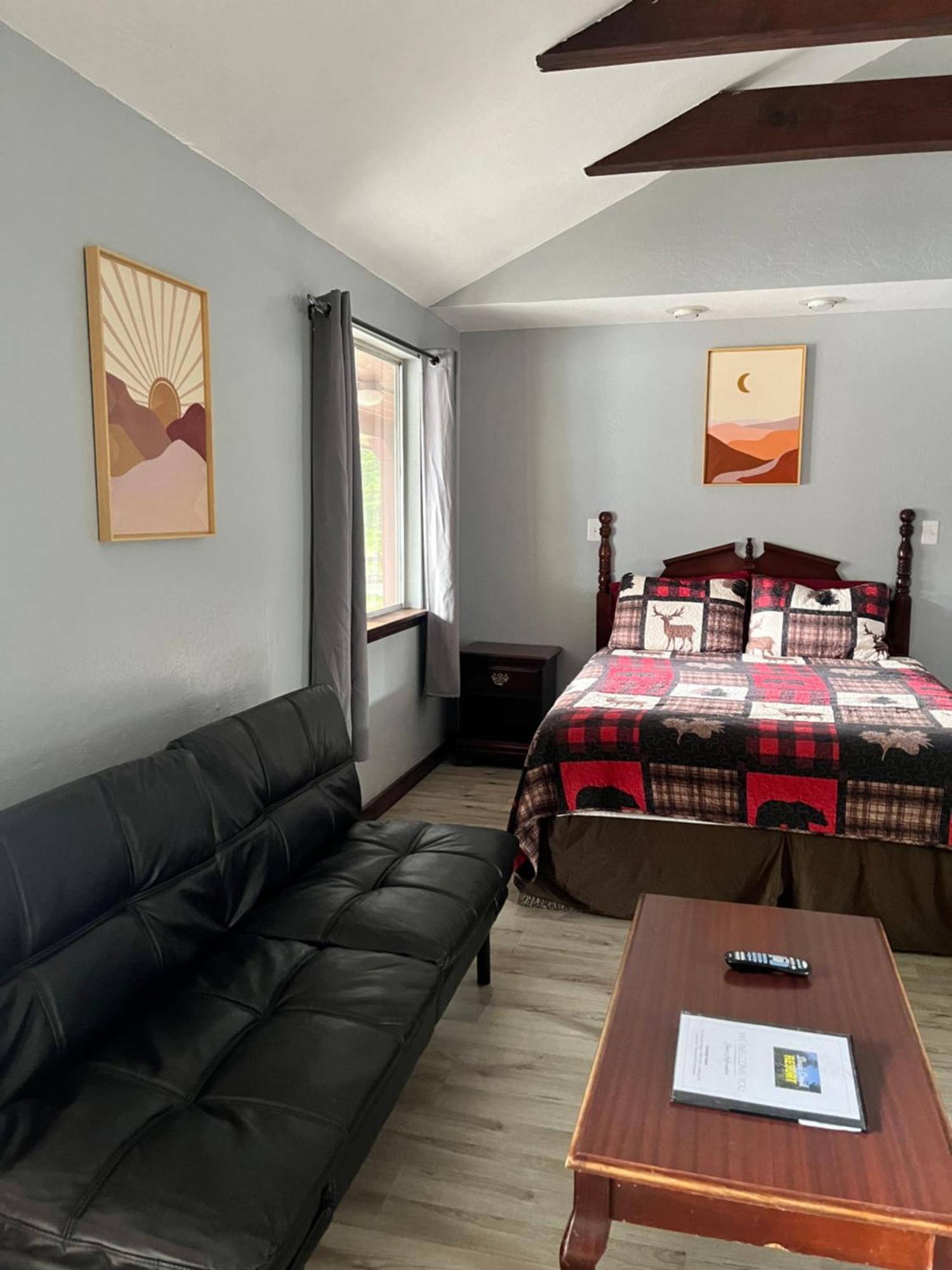 Dean Creek Resort Redway Екстер'єр фото