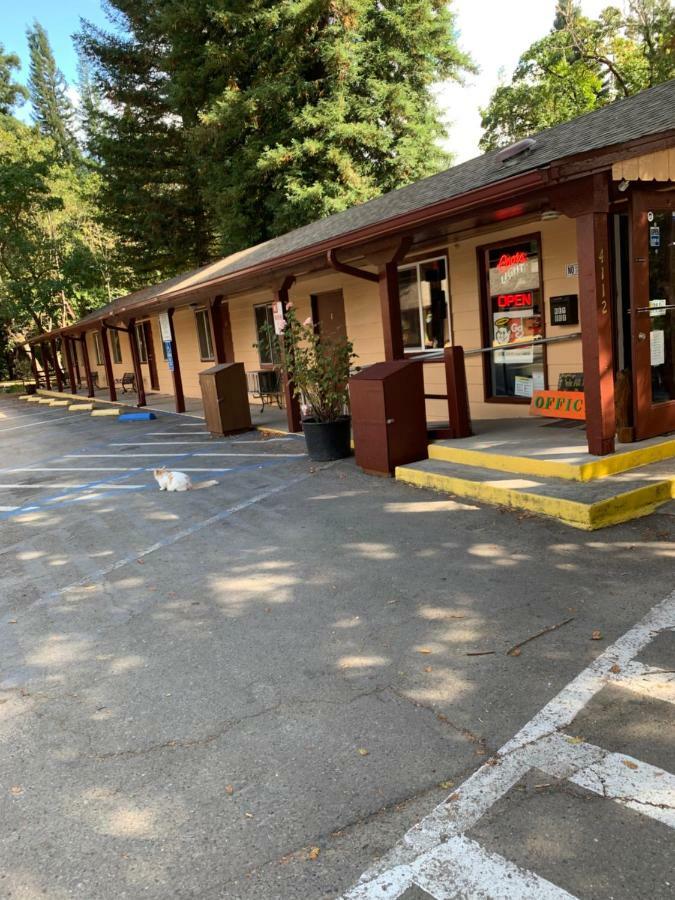 Dean Creek Resort Redway Екстер'єр фото